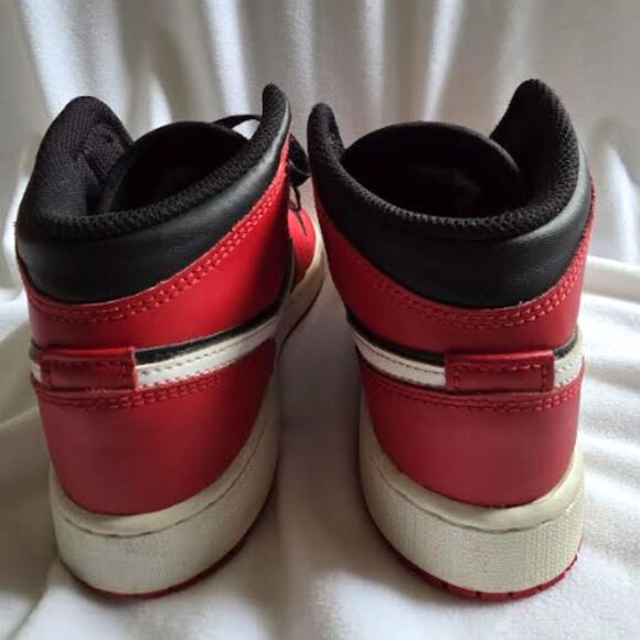Nike Air Jordan 1 Sneakers I Youth Size 5 I Mid GS Gym Red Black White Boys - Picture 6 of 12